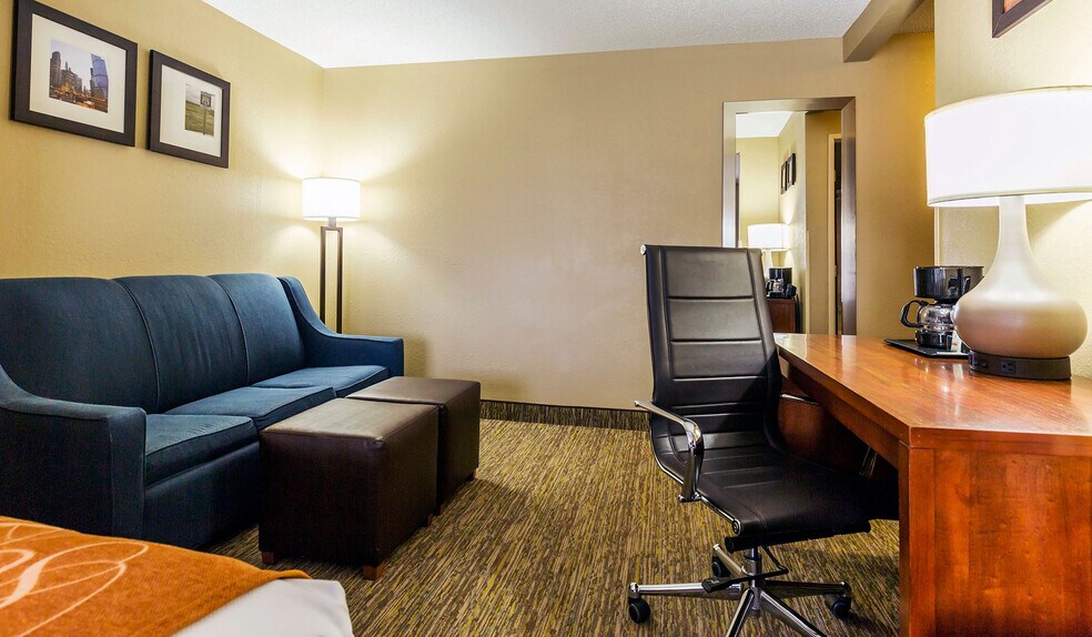 More Photos Of 2235 173rd St, Lansing Hotel For Sale