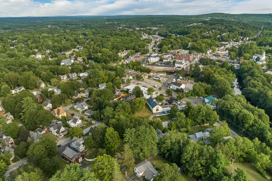 More Photos Of 15 Mont Vernon St, Milford Freestanding For Sale