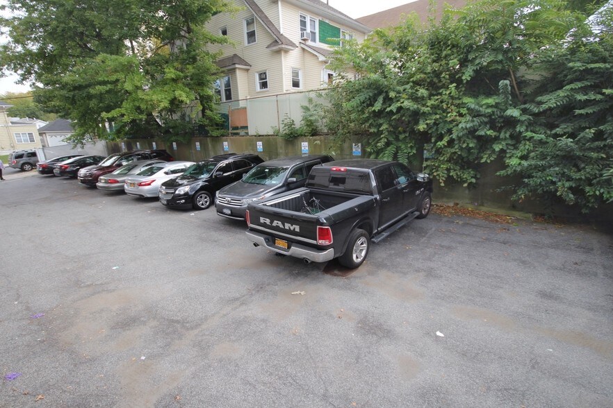 More Photos Of 690 Castleton Ave, Staten Island Apartments For Lease