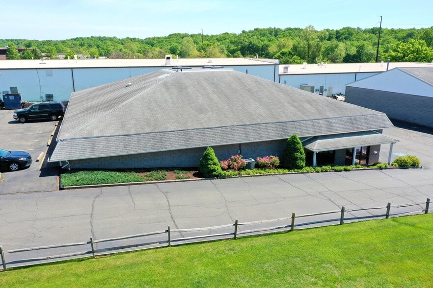 More Photos Of 9208 Venture Ct, Manassas Park Warehouse For Lease