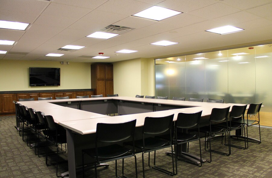 More Photos Of 8707 Skokie Blvd, Skokie Office For Lease