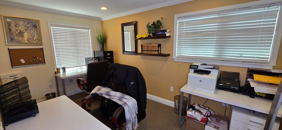 More Photos Of 7201-7211 Hanover Pky, Greenbelt Office Residential For Lease