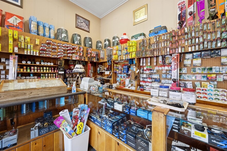 More Photos Of 605 E Park Ave, Anaconda Storefront For Sale