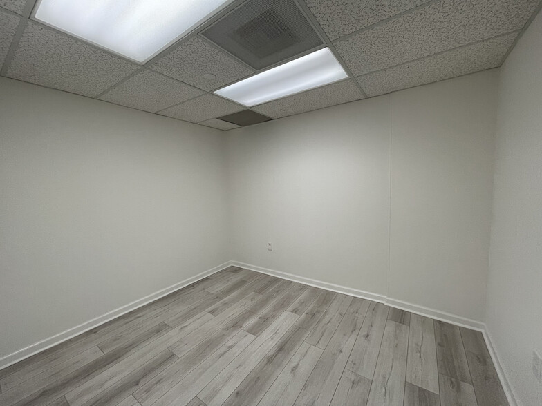 More Photos Of 112 S Tryon St, Charlotte Office Residential For Sale