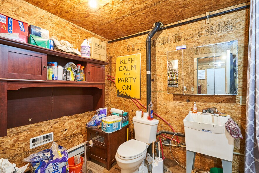 More Photos Of 295 Water St, Wadsworth Warehouse For Sale