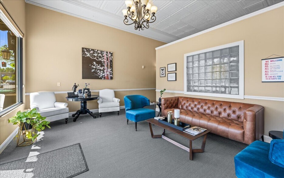 More Photos Of 1262 S 13th St, Omaha Storefront For Lease