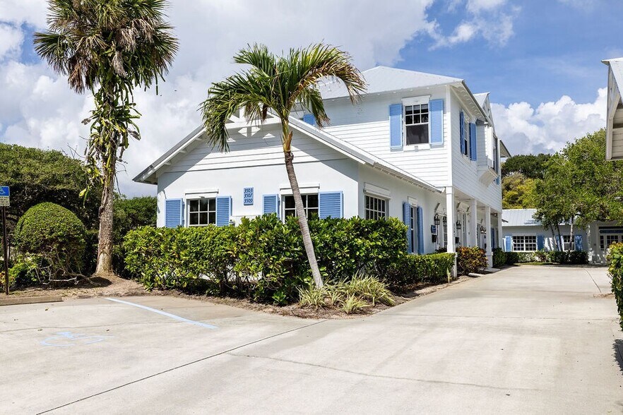 More Photos Of 3509 Ocean Dr, Vero Beach Office Residential For Sale