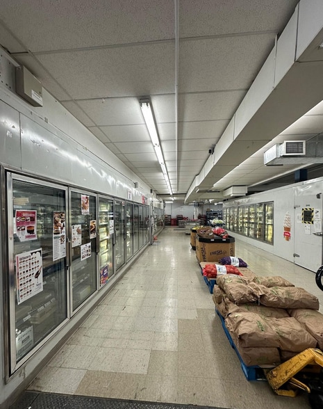 More Photos Of 288 Catherine St, Ottawa Warehouse For Lease