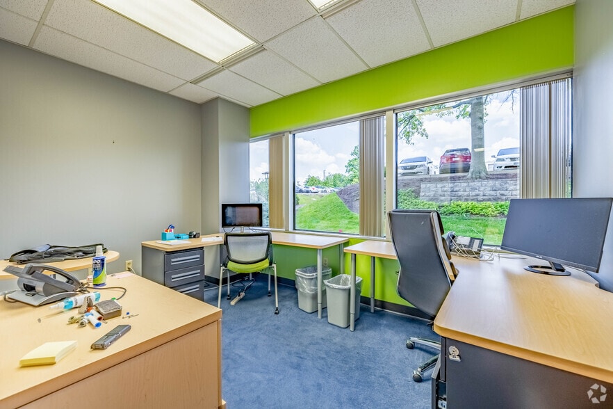 More Photos Of 4555 Lake Forest Dr, Blue Ash Office For Lease