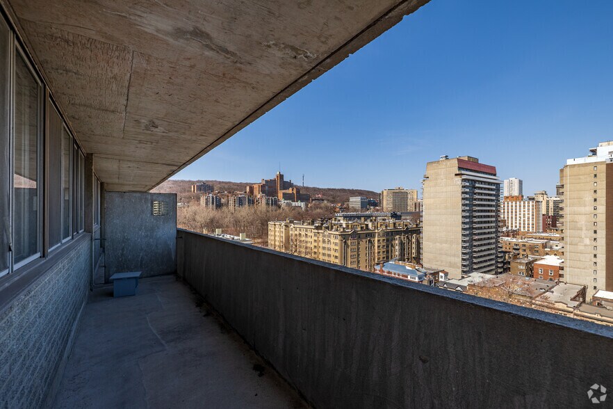 More Photos Of 2021 Av Atwater, Montréal Apartments For Lease