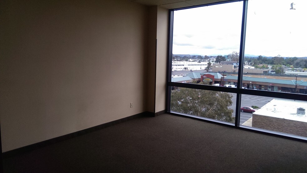 More Photos Of 7084 Miramar Rd, San Diego Office For Lease