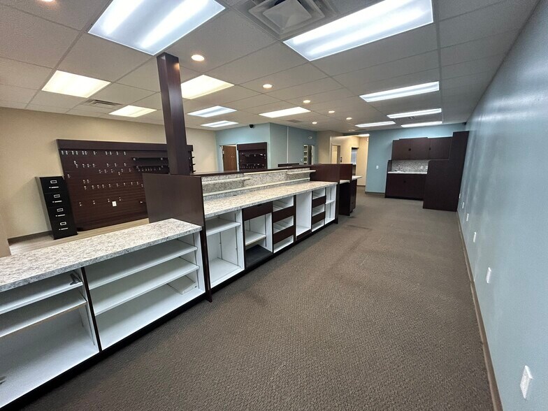 More Photos Of 96 Integrity Dr, Hebron Medical For Lease