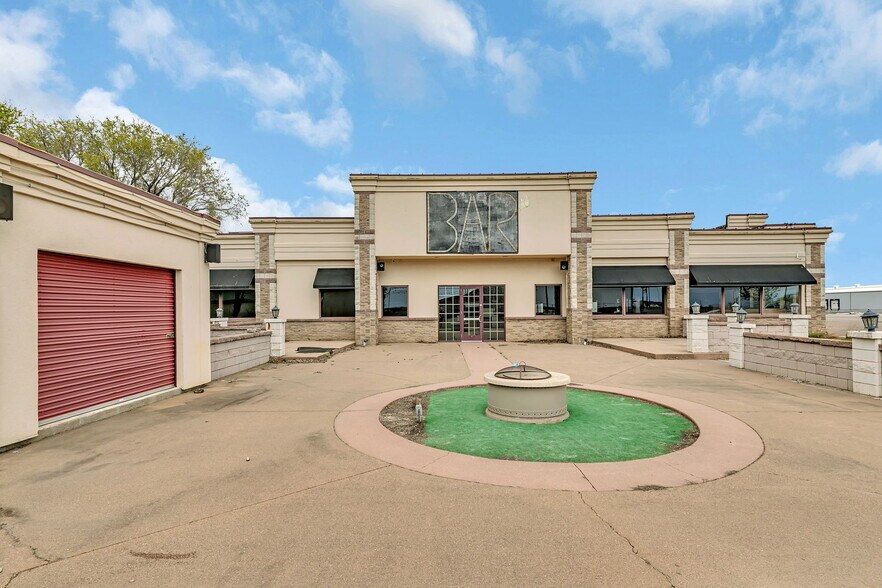 More Photos Of 14860 165th Ave, Becker Restaurant For Sale