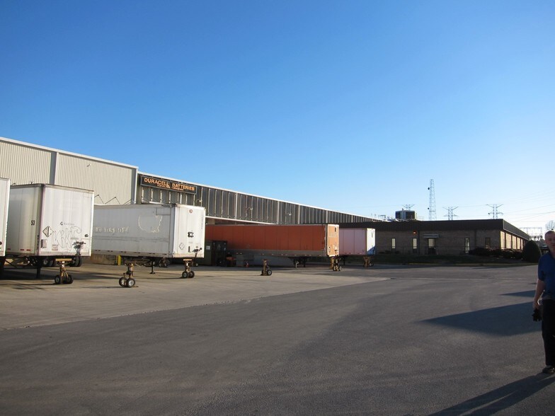 More Photos Of 208 Copper Top Ln NE, Cleveland Warehouse For Lease