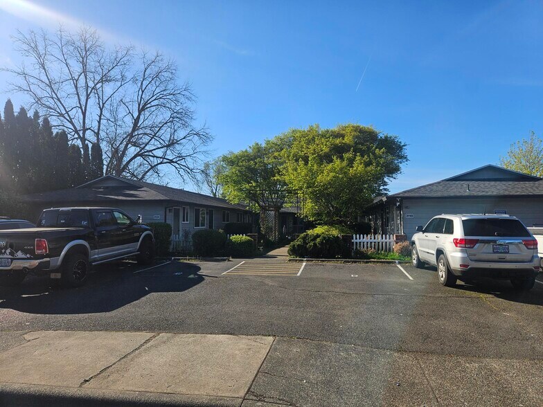More Photos Of 3118-3124 19th Pl, Forest Grove Apartments For Sale