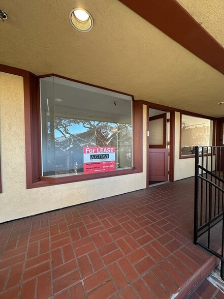 More Photos Of San Carlos St, Carmel Storefront For Lease