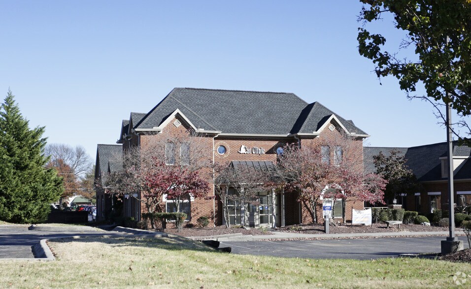 More Photos Of 110 Perimeter Park Rd, Knoxville Medical For Lease