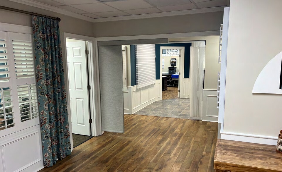 More Photos Of 113 Lee Ct, Clayton Flex For Lease