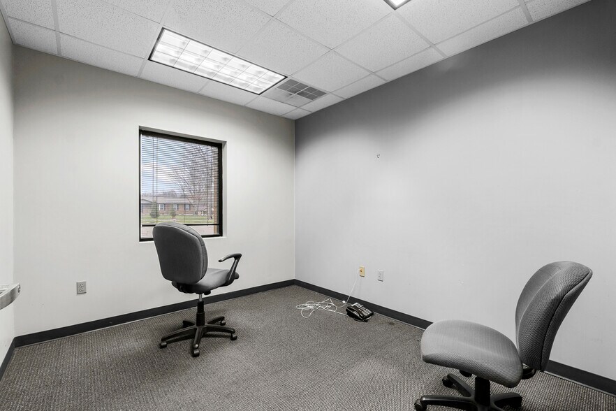 More Photos Of 7200 Highway 150, Greenville Office For Sale