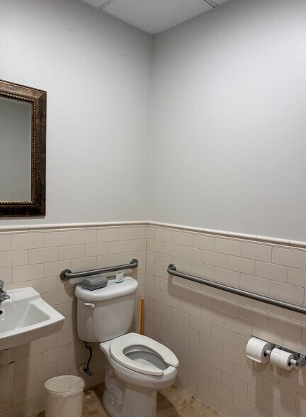 More Photos Of 1005 W Indiantown Rd, Jupiter Office For Sale