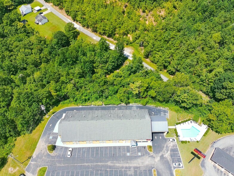 More Photos Of 634 David St, Centerville Hotel For Sale
