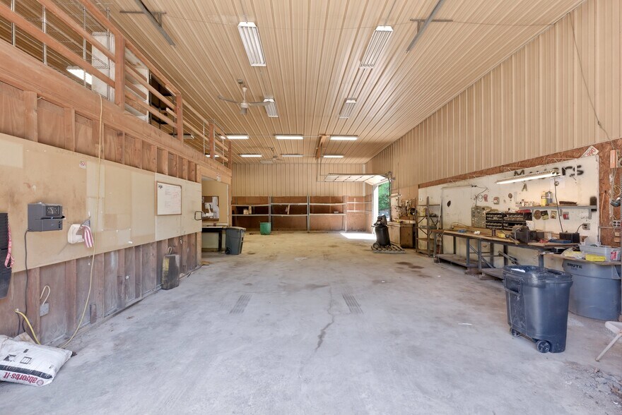 More Photos Of 86 Eastman St, Mansfield Specialty For Sale