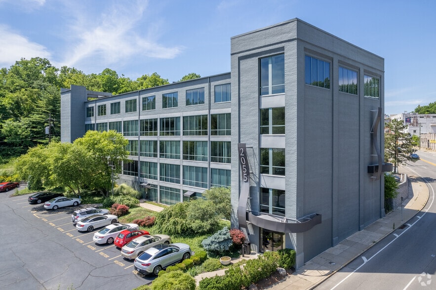 Primary Photo Of 2055 Reading Rd, Cincinnati Medical For Lease