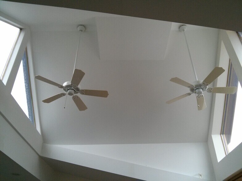 More Photos Of 2600-2604 N Booth St, Milwaukee Storefront Retail Residential For Sale