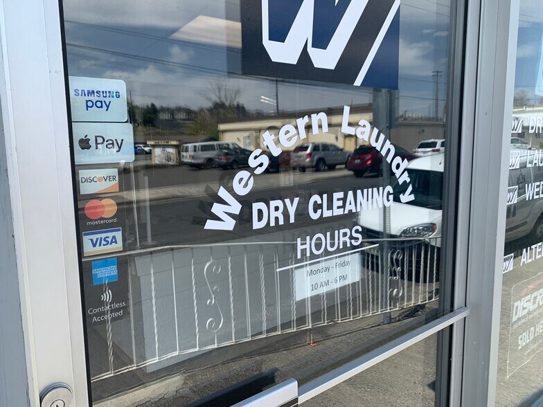 More Photos Of 1001-1006 NW Nye St, Pullman General Retail For Sale