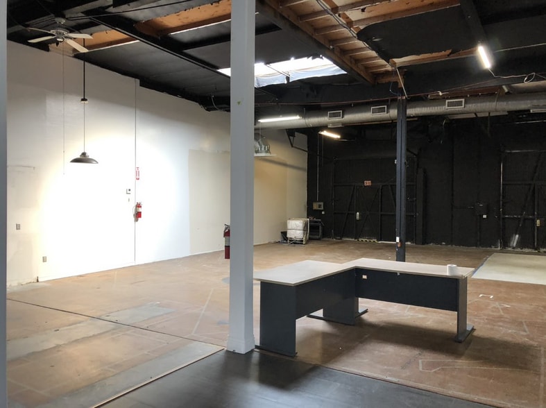 More Photos Of 634 N Poplar St, Orange Unknown For Lease