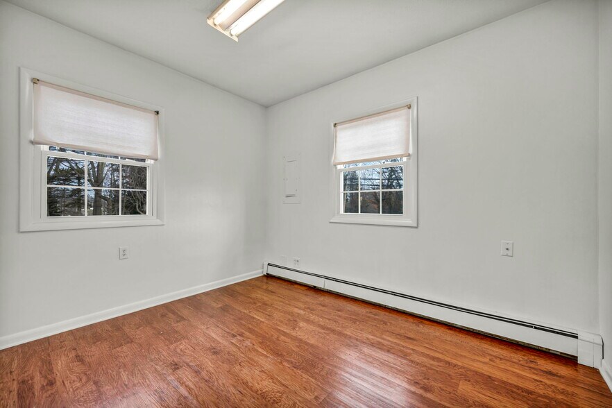 More Photos Of 10570-10574 Ravenna Rd, Twinsburg Office For Lease