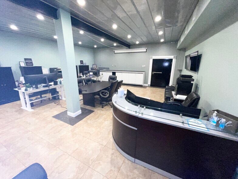 More Photos Of 1155 NE Cleveland St, Clearwater Office Residential For Lease