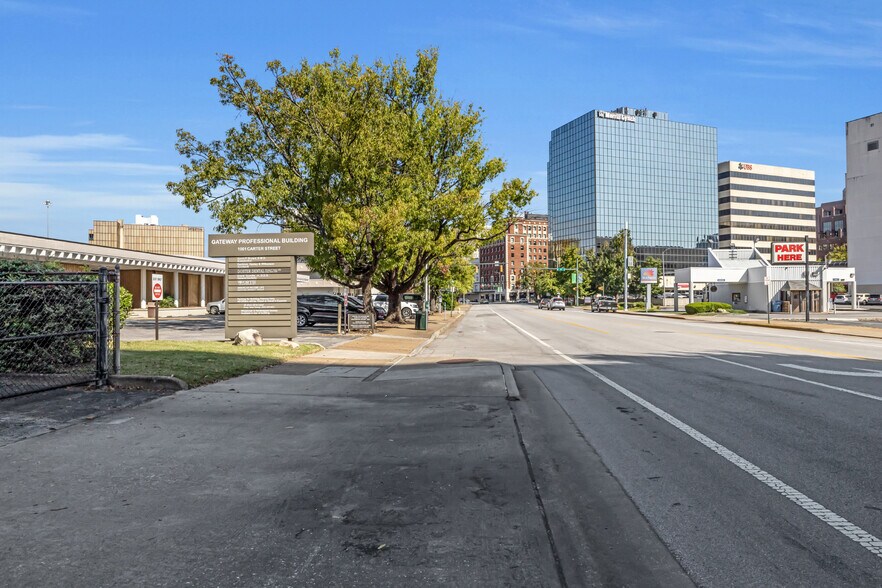 More Photos Of 1001 Carter St, Chattanooga Medical For Lease