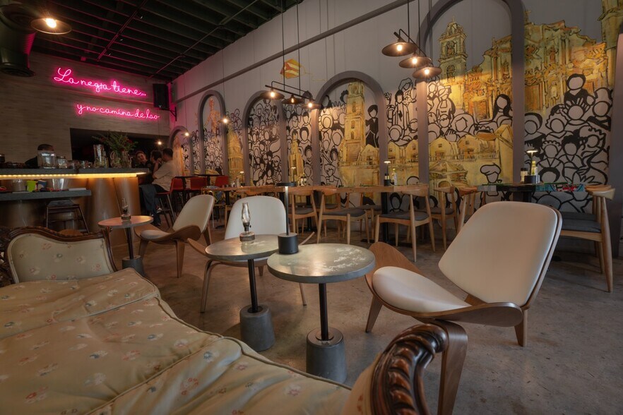 More Photos Of 1652 SW 8th St, Miami Restaurant For Sale