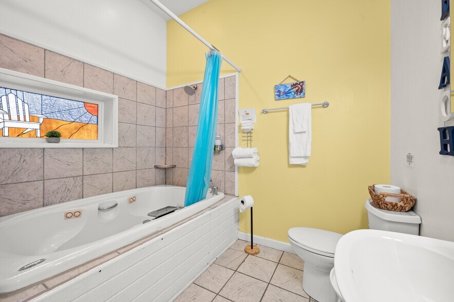 More Photos Of 231 E Buffalo St, New Buffalo Hotel For Sale