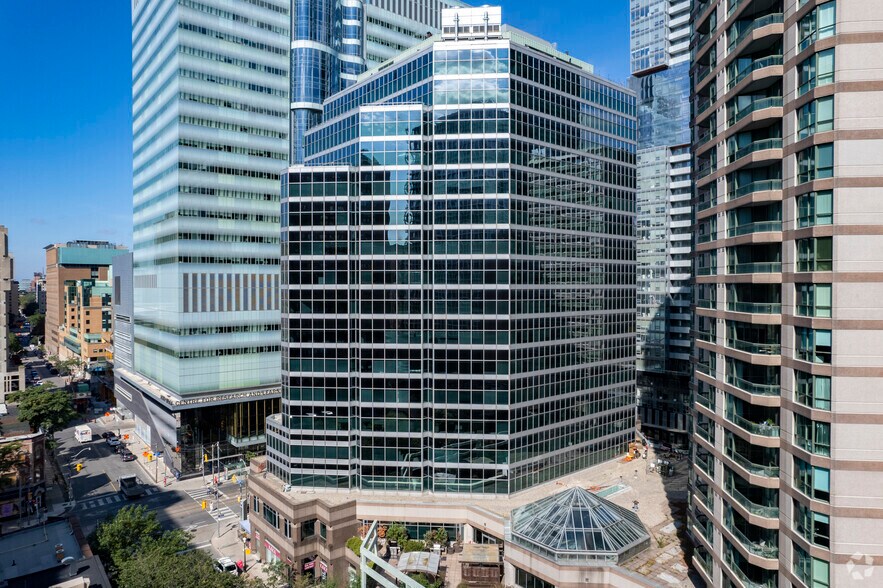More Photos Of 655 Bay St, Toronto Office For Lease