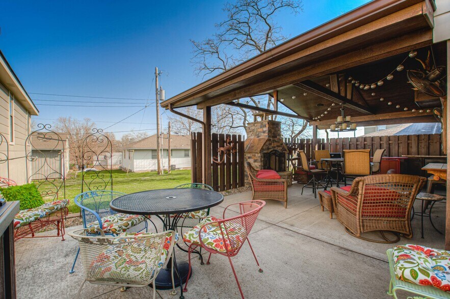 More Photos Of 6204 Arlington Ave, Raytown Office For Sale