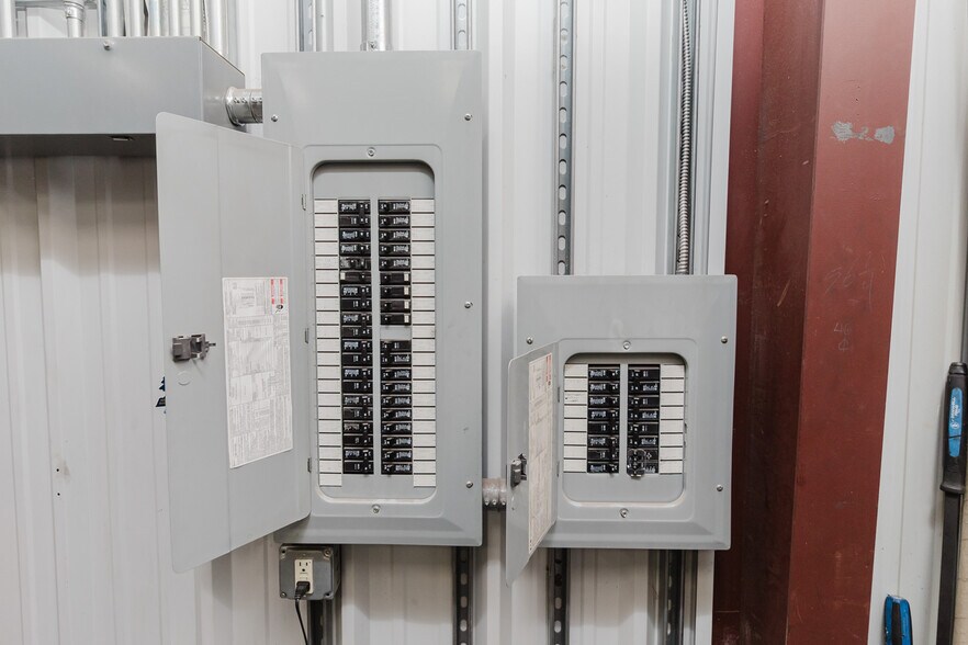 More Photos Of 3101 S Broadway St, Wichita Freestanding For Sale