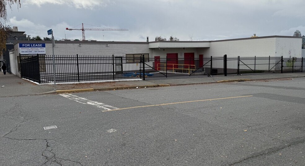 Primary Photo Of 2122 Douglas St, Victoria Office For Lease