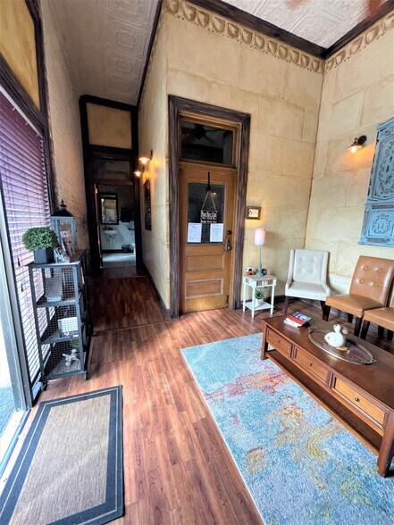 More Photos Of 101 S Fannin St, Rockwall Office For Lease