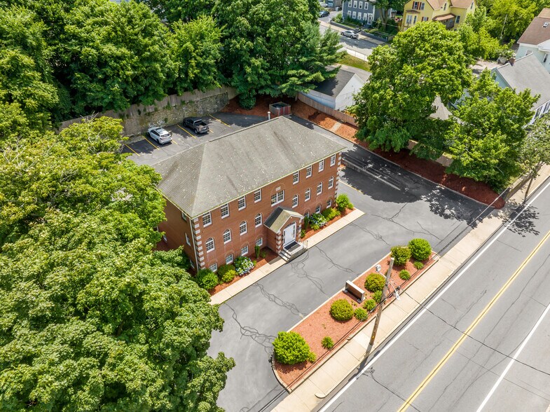 More Photos Of 352 Park Ave, Woonsocket Office For Sale