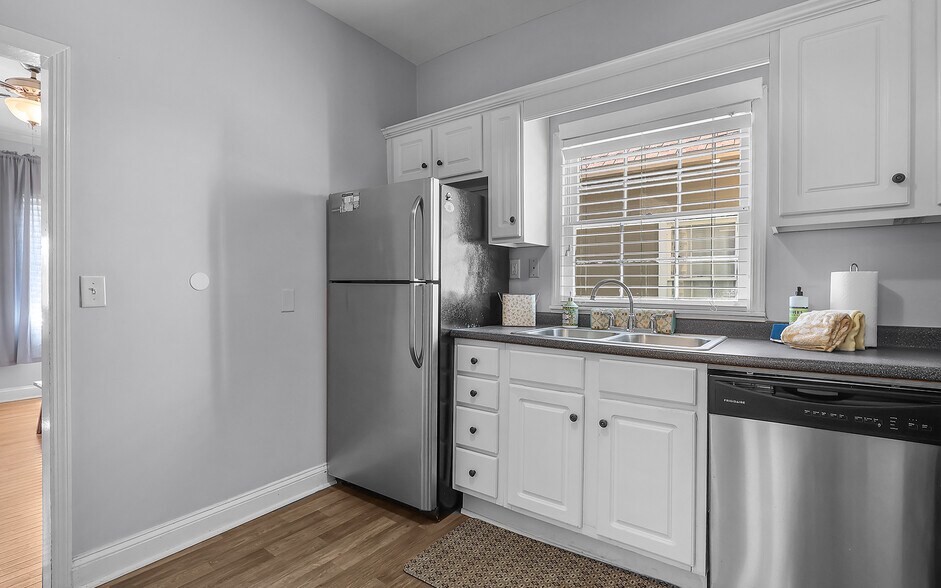 More Photos Of 510 Nicoll St, Savannah Hospitality For Sale