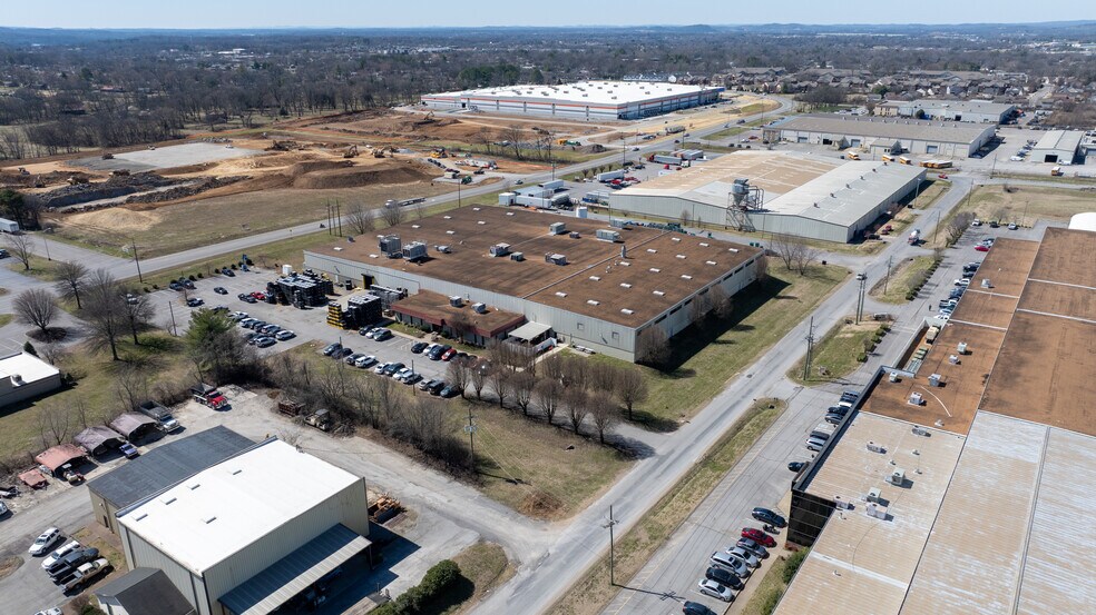 Primary Photo Of 241 Abc Blvd, Gallatin Manufacturing For Sale