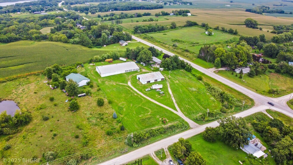 More Photos Of 1247 Illinois Dr, Knoxville Sports And Entertainment For Sale