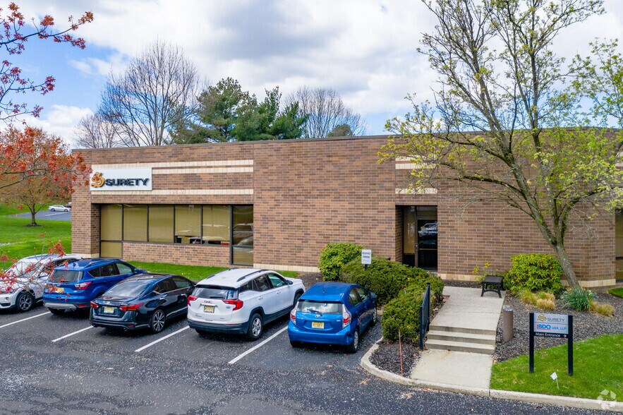 More Photos Of 11 Eves Dr, Marlton Office For Lease