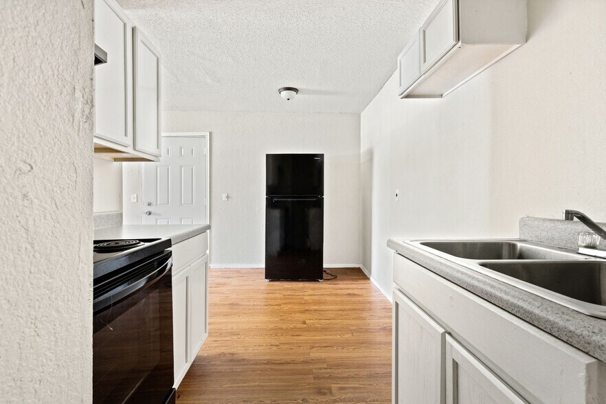 More Photos Of 7550 NW 10th St, Oklahoma City Apartments For Sale