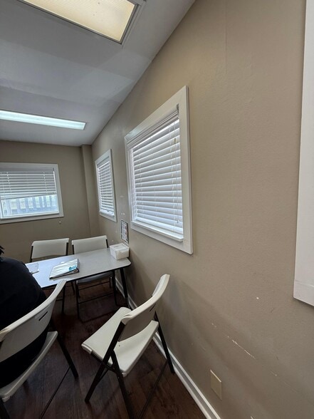 More Photos Of 421 N Sam Rayburn Fwy, Sherman Medical For Lease
