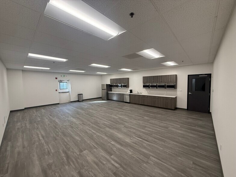 More Photos Of 1898 Marigold Ave, Redlands Warehouse For Lease