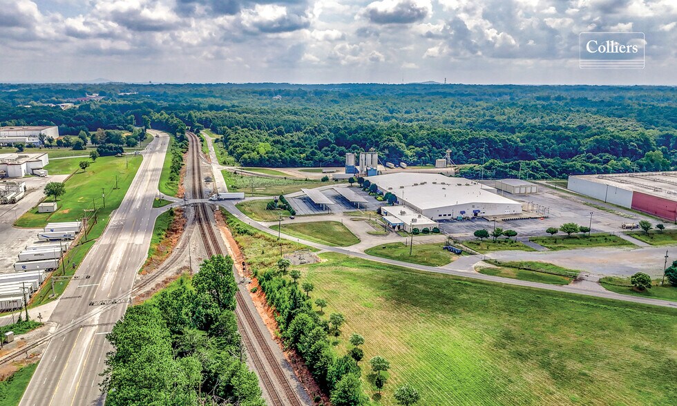 More Photos Of 811 Hamrick St, Gaffney Warehouse For Sale