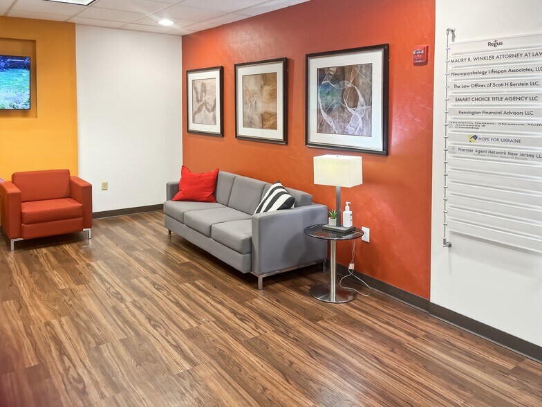 More Photos Of 101 Eisenhower Pky, Roseland Coworking Space